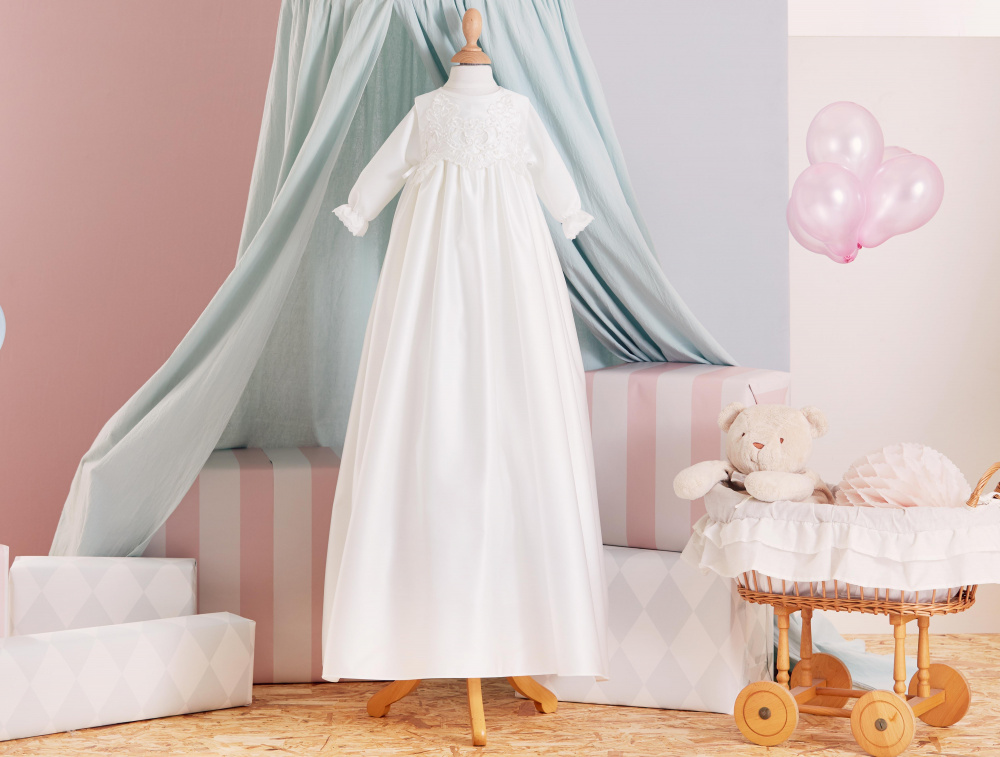 Hovedbilde Dåpskjole med brodert overdel (086087)